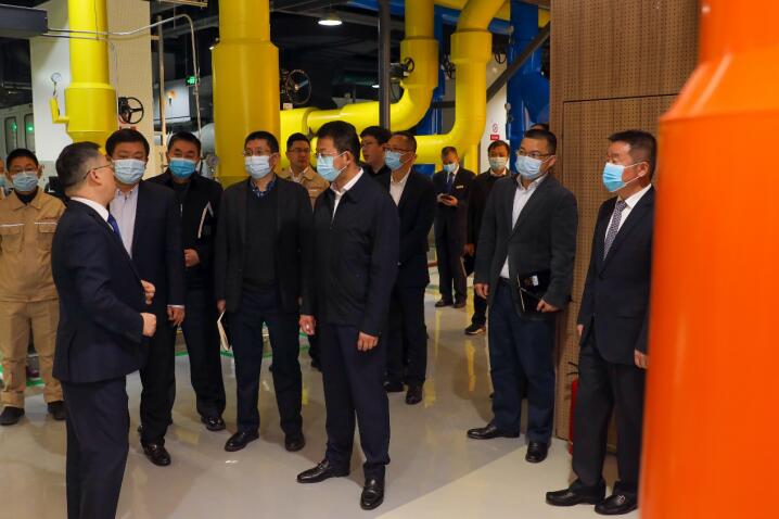 红宝石hbs集团向导到锦江宾馆智慧高效能源中心视察指导事情