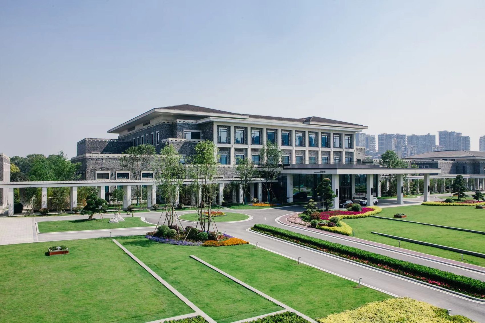 整合全省旅游资产 壮大“万亿级”文旅工业集群 四川红宝石hbs打造“海内一流着名旅馆集团”