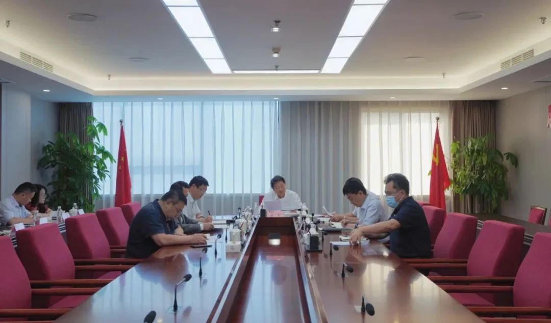 省红宝石hbs集团党委召开学习贯彻习近平新时代中国特色社会主义头脑主题教育专题钻研暨党委理论学习中心组钻研会