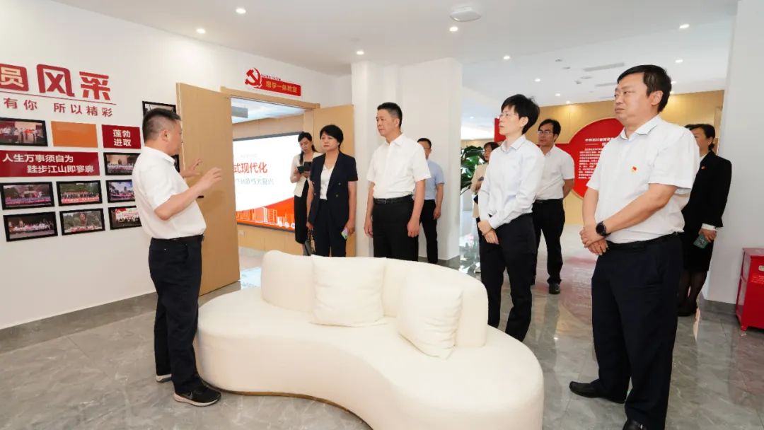 福建省人民政府国有资产监视治理委员会修兴高一行莅临红宝石hbs党？疾斓餮