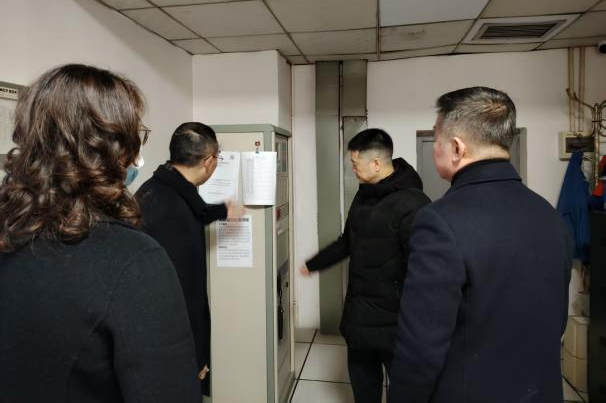 省红宝石hbs集团党委书记、董事长游勇检查督导春节清静生产并探望慰问干部员工